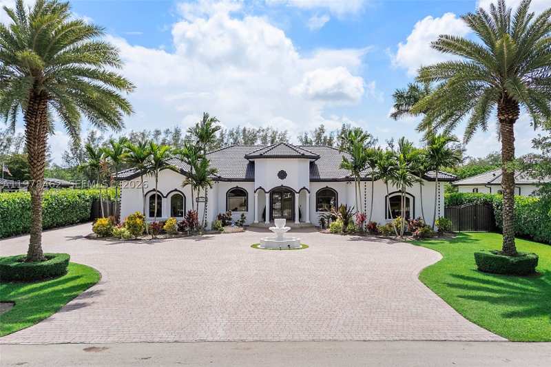 4 bedroom SingleFamilyResidence at 20120 SW 133rd Ave, Valencia Groves Estates, Miami — photo 1