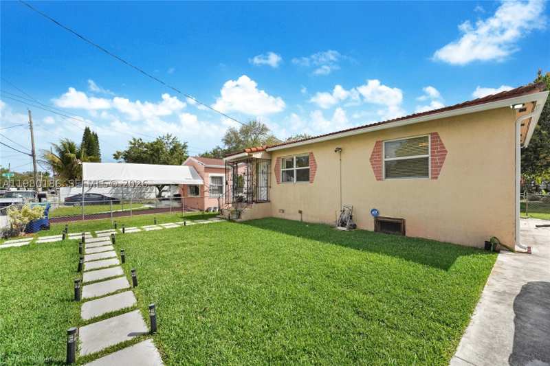 2 bedroom SingleFamilyResidence at 560 NW 97th St, 1st Addn To Pinewood Park, Miami — photo 1