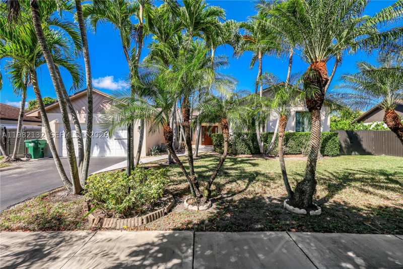 3 bedroom SingleFamilyResidence at 11541 SW 100th St, Glen Cove Sec 1, Miami — photo 1