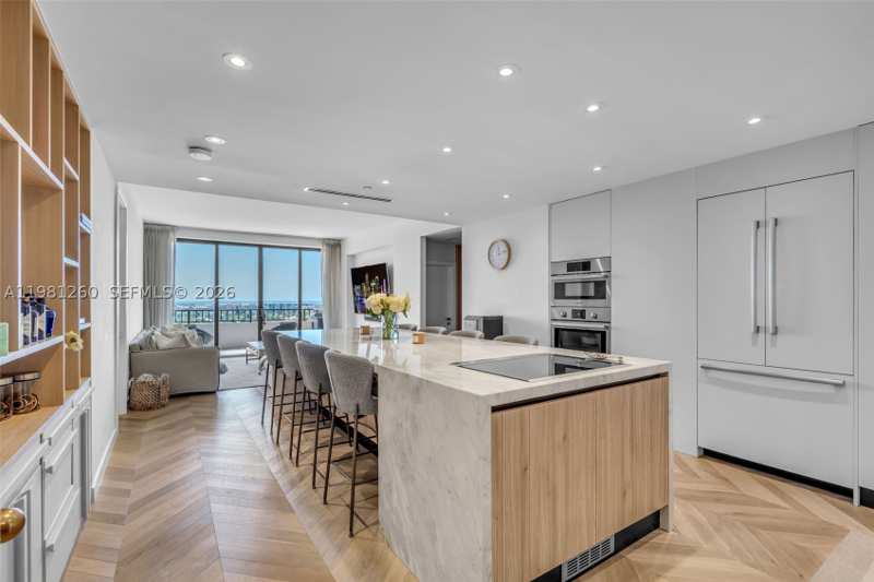 2 bedroom Condominium at 151 Crandon Blvd 1035, The Emeraldbay @ Key Colo, Key Biscayne — photo 1