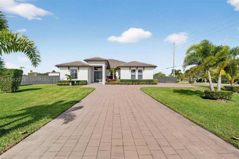 5 bedroom SingleFamilyResidence at 28004 SW 169th Ct, The Redlands Sec 2, Homestead — photo 1