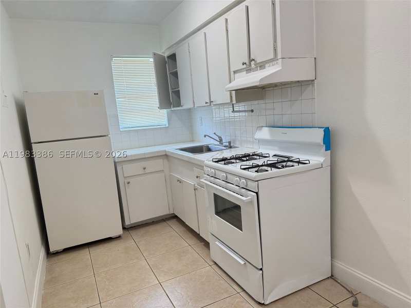 1 bedroom Condominium at 4300 SW 67th Ave 38, Gables Edge Condo, Miami — photo 1