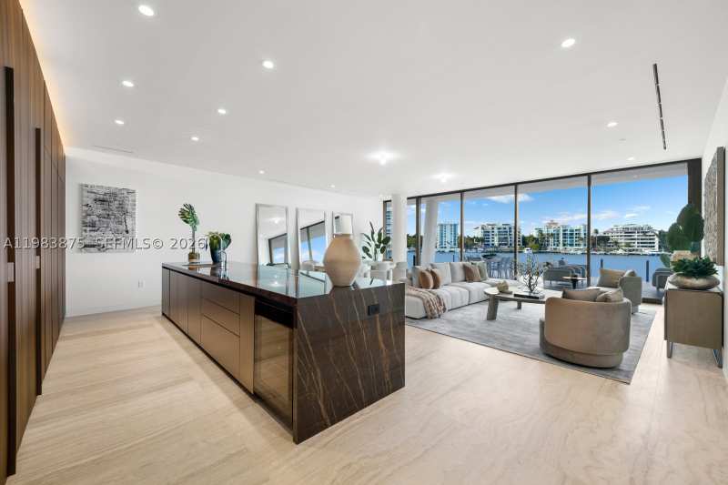3 bedroom Condominium at 5 Grove Isle Dr L205, Vita Grove Isle, Miami — photo 1