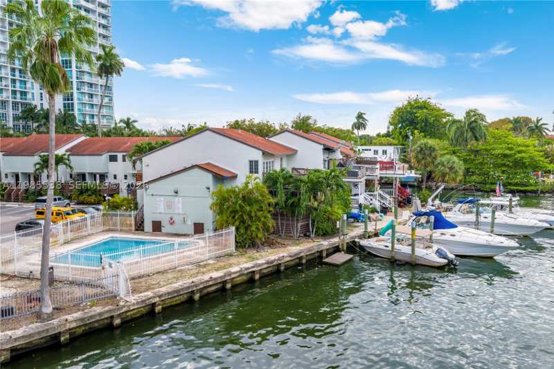 2 bedroom Townhouse at 1901 NW S River Dr 30C, River Club Townhouse Cond, Miami — photo 1