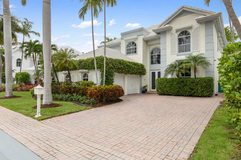 5 bedroom SingleFamilyResidence at 24 Grand Bay Estates Circle, Grand Key Estates, Key Biscayne — photo 1