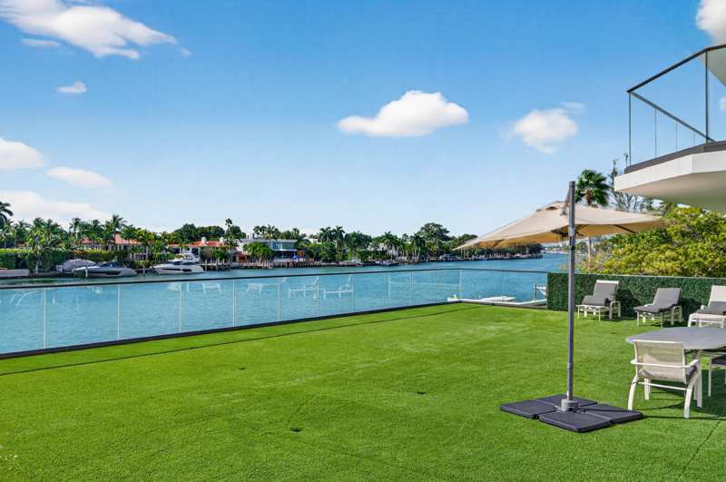 2 bedroom Condominium at 5500 Collins Avenue 302, Towerhouse Condo, Miami Beach — photo 1