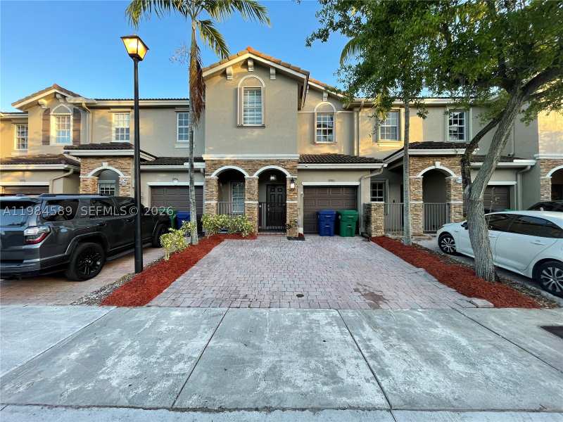 4 bedroom Townhouse at 8900 SW 226th Ter, Lakes By The Bay Gee, Cutler Bay — photo 1