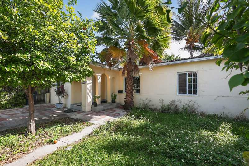 3 bedroom SingleFamilyResidence at 2131 Biarritz Drive, Isle Of Normandy Miami Vie, Miami Beach — photo 1