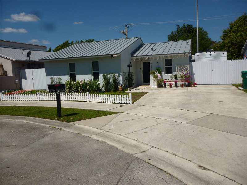 3 bedroom SingleFamilyResidence at 19372 SW 119th Ct, Lime Grove Gardens, Miami — photo 1