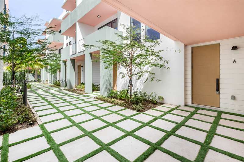 3 bedroom Townhouse at 721 SW 11th Street A, Brickell Eight, Miami — photo 1