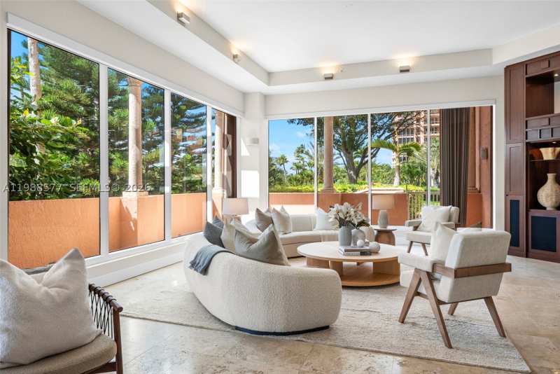 5 bedroom Condominium at 10 Edgewater Dr Lanai South, The Gables Condo, Coral Gables — photo 1
