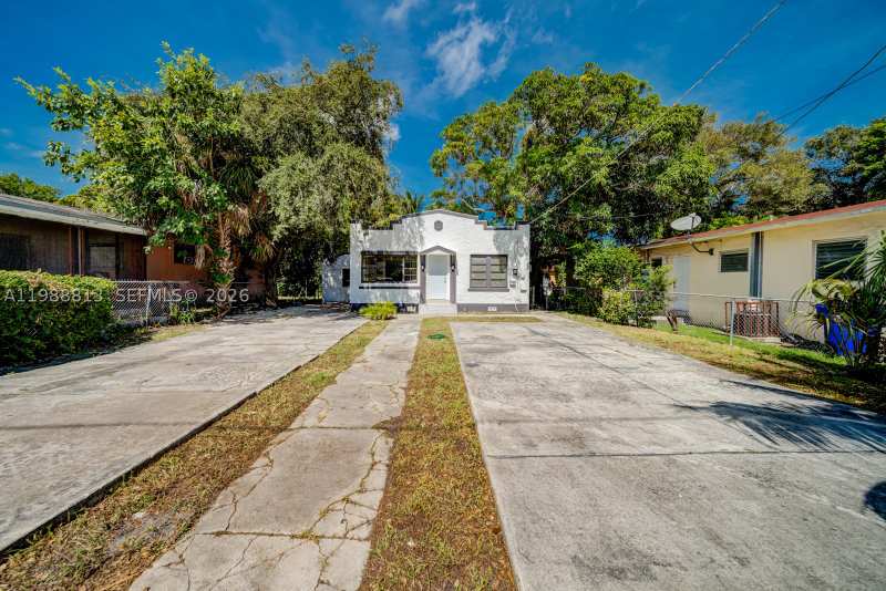 3 bedroom SingleFamilyResidence at 829 NW 56th St, Pine Highlands, Miami — photo 1