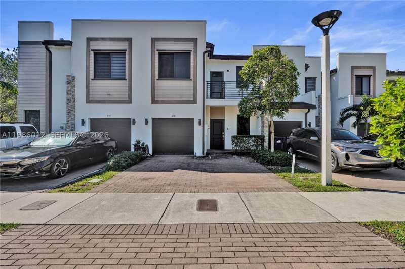4 bedroom Townhouse at 408 NE 212th Ter, Via Venture Neighborhood, Miami — photo 1
