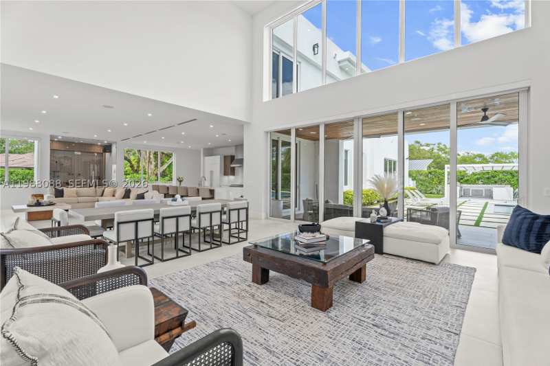 6 bedroom SingleFamilyResidence at 6285 Old Cutler Rd, Bay Ridge Ests, Pinecrest — photo 1