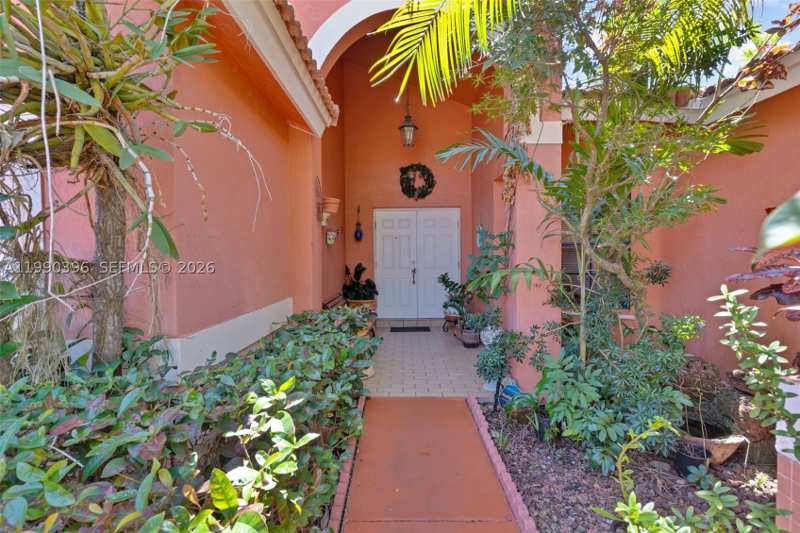 4 bedroom SingleFamilyResidence at 15012 SW 45th Ln, The Mansions, Miami — photo 1