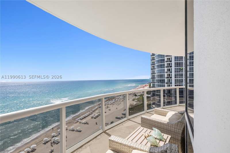 3 bedroom Condominium at 18201 Collins ave 1209, Trump Royale condo, Sunny Isles Beach — photo 1