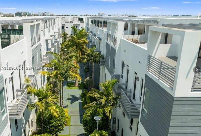 4 bedroom Townhouse at 9133 NW 33rd St, Contempo Townhomes, Doral — photo 1