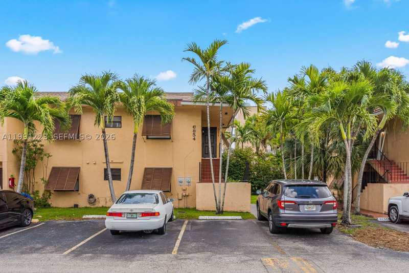 3 bedroom Condominium at 6854 NW 173rd Dr 210, Laguna Tropical Condo, Hialeah — photo 1