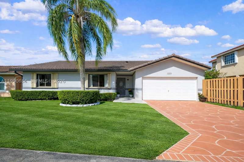 4 bedroom SingleFamilyResidence at 10500 SW 159th Ct, Oakwood At The Hammocks, Miami — photo 1