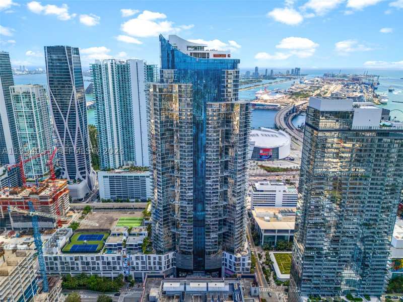 1 bedroom Condominium at 851 NE 1st Ave 1205, Paramount Miami Worldcent, Miami — photo 1