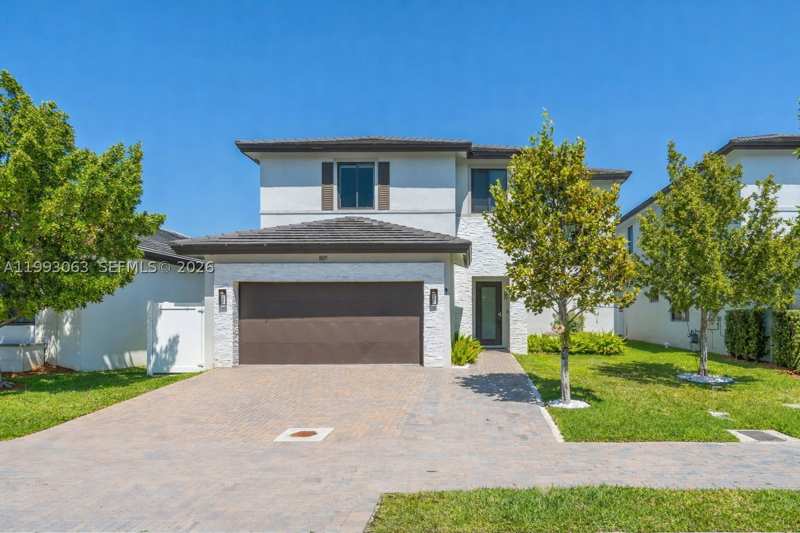 4 bedroom SingleFamilyResidence at 8019 NW 46th Ter, Canarias East, Doral — photo 1