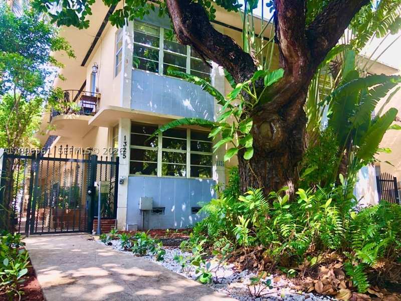 1 bedroom Condominium at 1325 Meridian Ave 5, The Leslie Condo, Miami Beach — photo 1