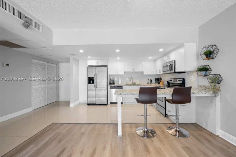 1 bedroom Condominium at 19370 Collins Ave 225, Ocean Reserve Condo, Sunny Isles Beach — photo 1