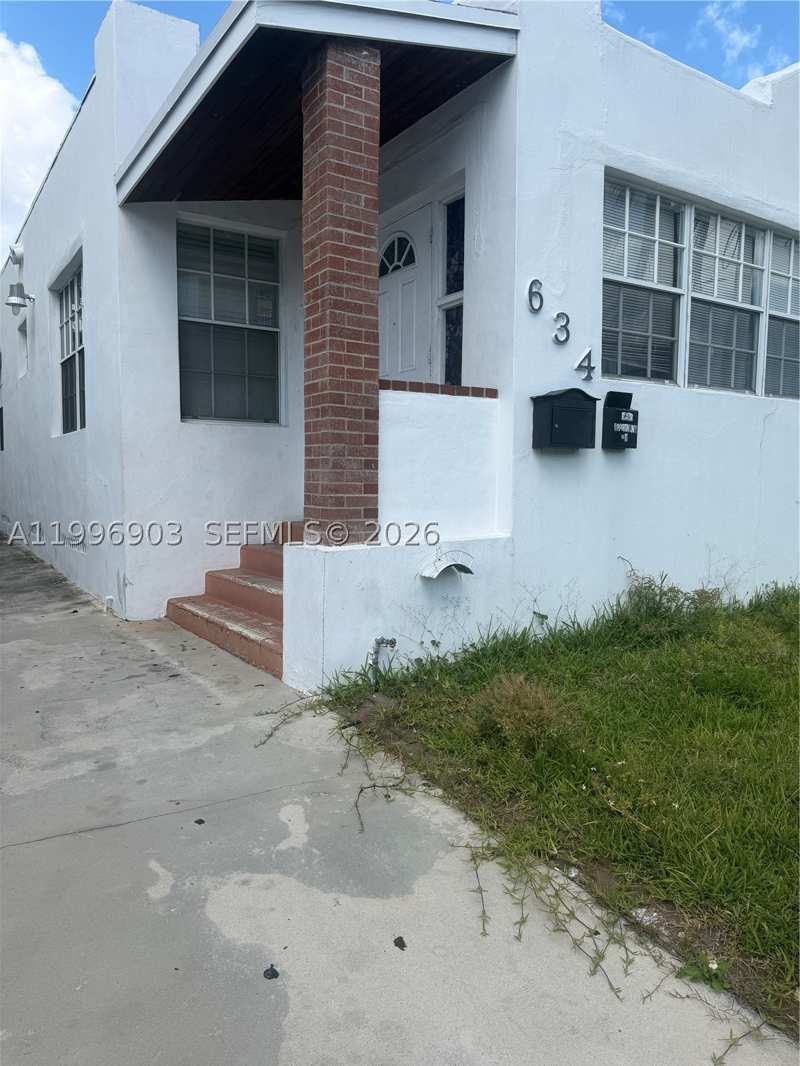 3 bedroom SingleFamilyResidence at 634 SW 10th Ave, Lawrence Estate Land Co, Miami — photo 1