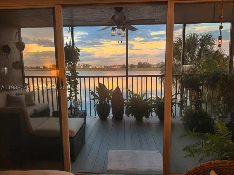 2 bedroom Condominium at 605 Ives Dairy Rd 205-7, Summertree Vilg Calif Cl, Miami — photo 1