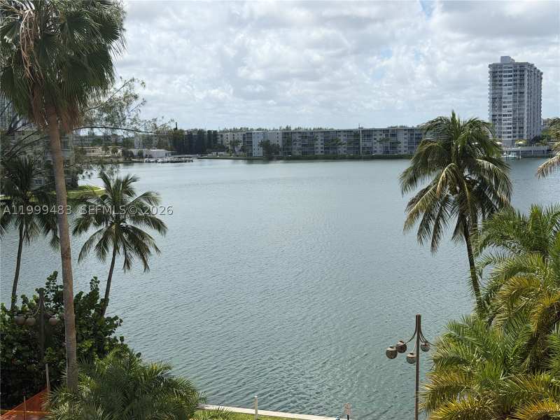1 bedroom Condominium at 18151 NE 31st Ct 505, The Clipper At Bisc Cove, Aventura — photo 1