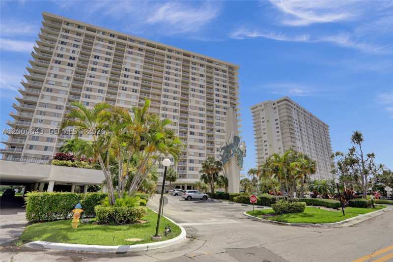 2 bedroom Condominium at 300 Bayview Dr Ph10, Arlen House Condo, Sunny Isles Beach — photo 1