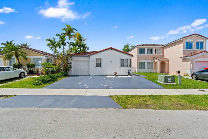 3 bedroom SingleFamilyResidence at 17434 SW 143rd Pl, Weitzer Serena Lakes West, Miami — photo 1