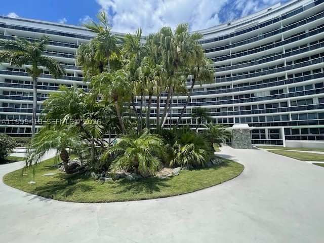 1 bedroom Condominium at 900 Bay Dr 311, King Cole Condo, Miami Beach — photo 1