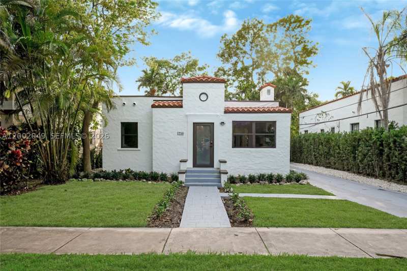 3 bedroom SingleFamilyResidence at 1230 Pizarro St, Coral Gables Granada Sec, Coral Gables — photo 1