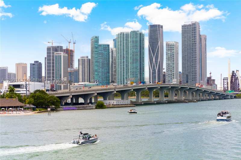 2 bedroom Condominium at 1000 Venetian Way 408, One Thousand Venetian Way, Miami — photo 1