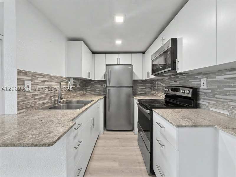 2 bedroom Condominium at 606 W 81st St 120, Las Estrellas Condo, Hialeah — photo 1