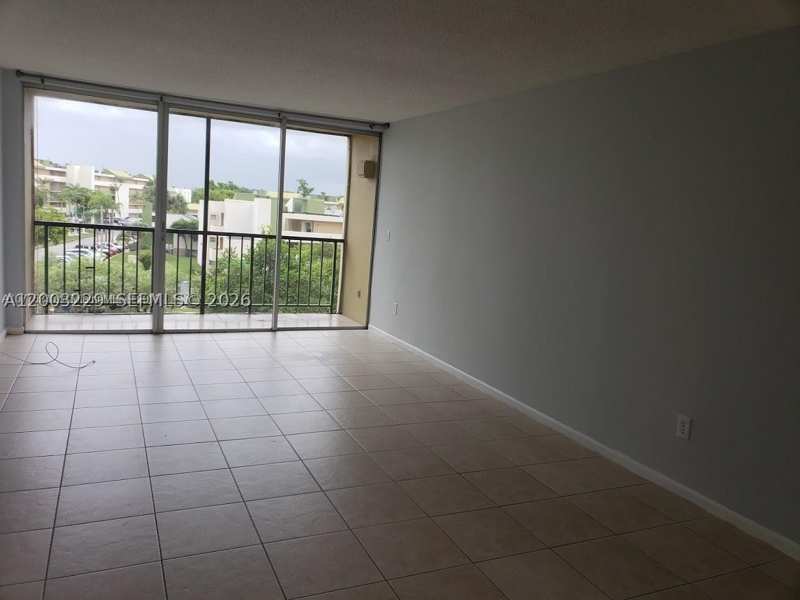 1 bedroom Condominium at 8840 Fontainebleau Blvd 402, San Marco Condo, Miami — photo 1