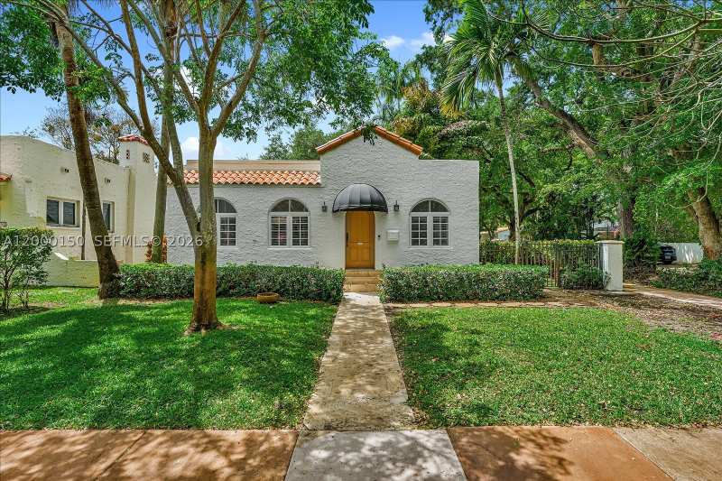3 bedroom SingleFamilyResidence at 1102 Genoa St, Coral Gables Granada Sec, Coral Gables — photo 1