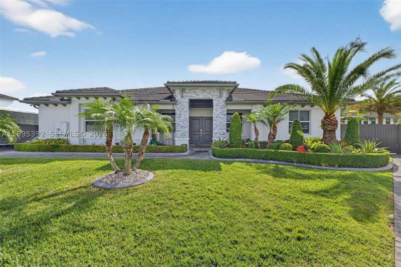 6 bedroom SingleFamilyResidence at 29215 SW 167th Ct, Rambo, Homestead — photo 1