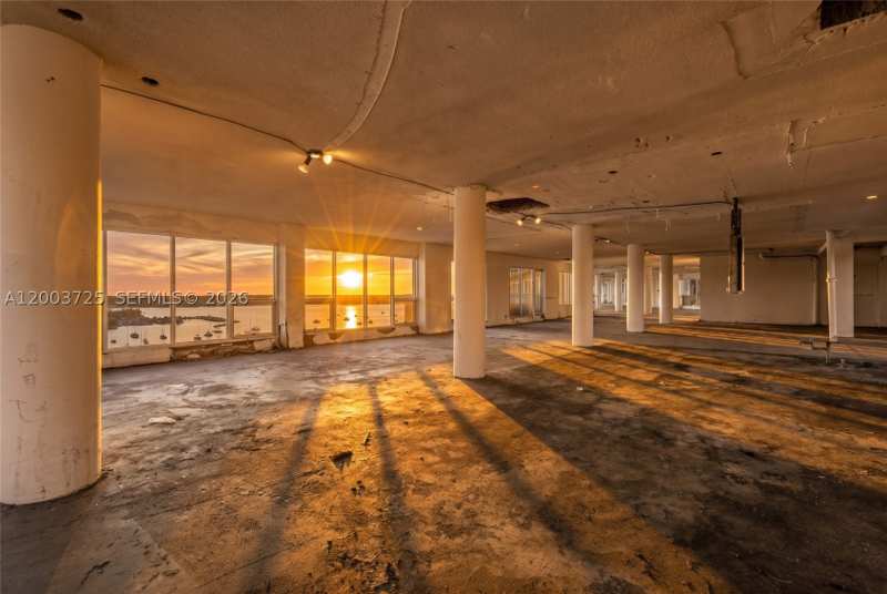 1 bedroom Condominium at 7904 West Dr Penthouse, Bayshore Yacht & Tennis C, North Bay Village — photo 1