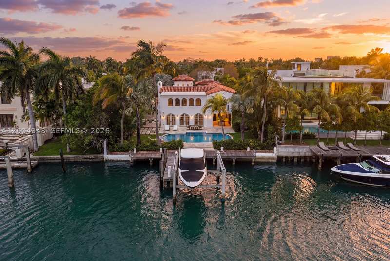 5 bedroom SingleFamilyResidence at 5763 Pine Tree Dr, Beach View Sub, Miami Beach — photo 1