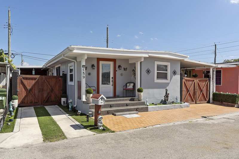 3 bedroom SingleFamilyResidence at 3205 W 16th Avenue, Palmetto Trailer Estates, Hialeah — photo 1