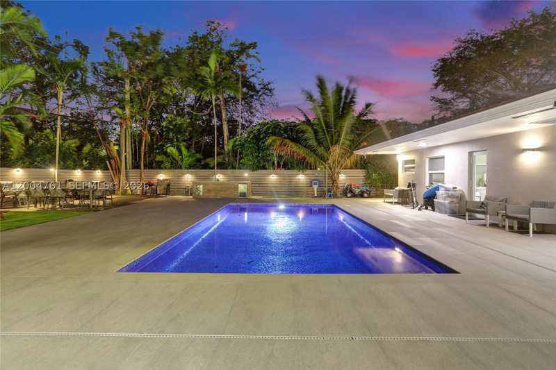 5 bedroom SingleFamilyResidence at 2126 NE 187th St, Greynolds Park West, North Miami Beach — photo 1