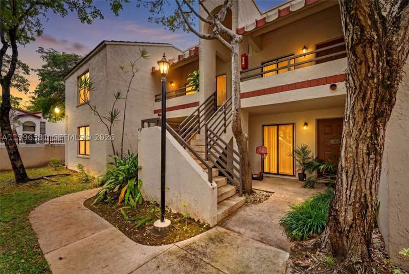 2 bedroom Condominium at 20015 NE 3rd Ct 6, Quatraine Condo I Ph I, Miami — photo 1
