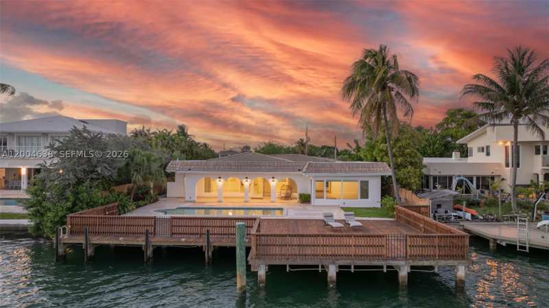 4 bedroom SingleFamilyResidence at 1690 Daytonia Rd, Biscayne Point, Miami Beach — photo 1