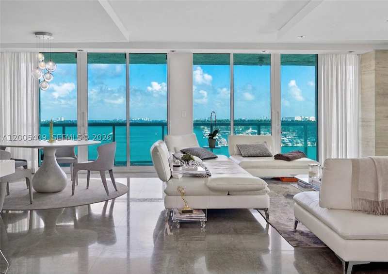 3 bedroom Condominium at 10 Venetian Way 804, The Grand Venetian Condo, Miami Beach — photo 1