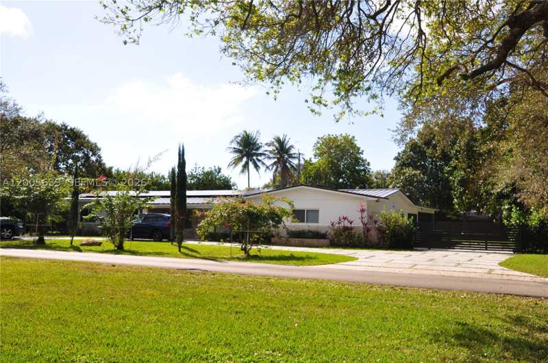 4 bedroom SingleFamilyResidence at 7400 SW 116th St, Andrews & Bigman Sub, Pinecrest — photo 1
