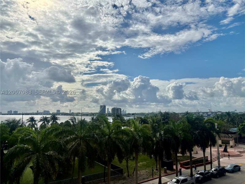 1 bedroom Condominium at 1800 N Bayshore Dr 303, 1800 Club Condo, Miami — photo 1