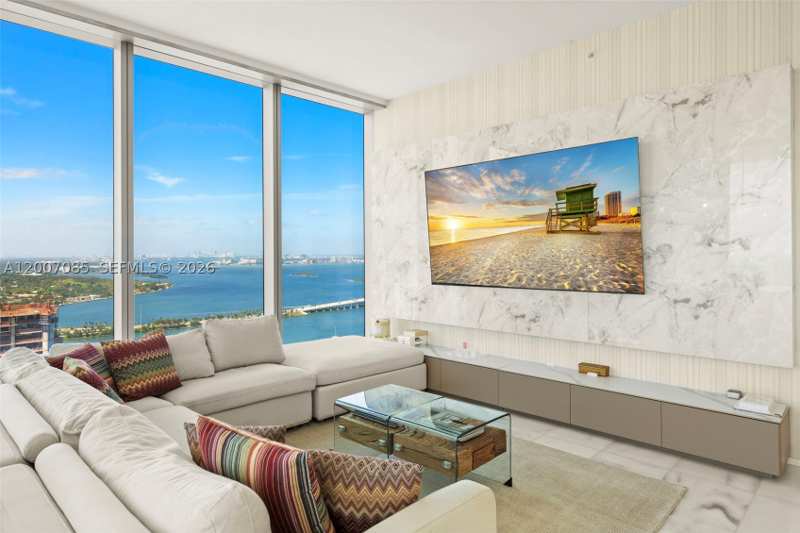 2 bedroom Condominium at 700 NE 26th Ter 4206, Escottonia Park, Miami — photo 1