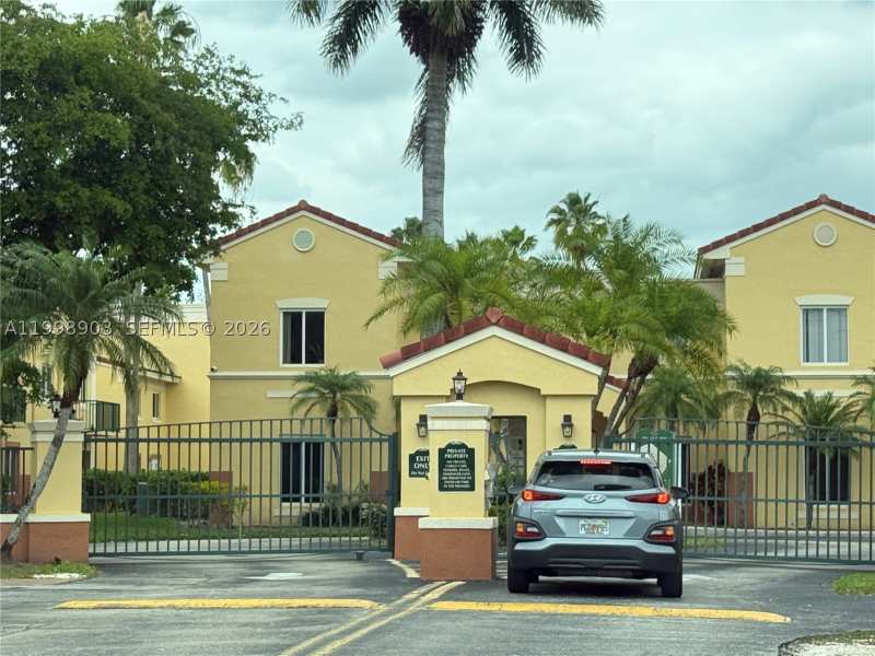 2 bedroom Condominium at 12605 SW 91st St 219, The Shamrock Condo, Miami — photo 1